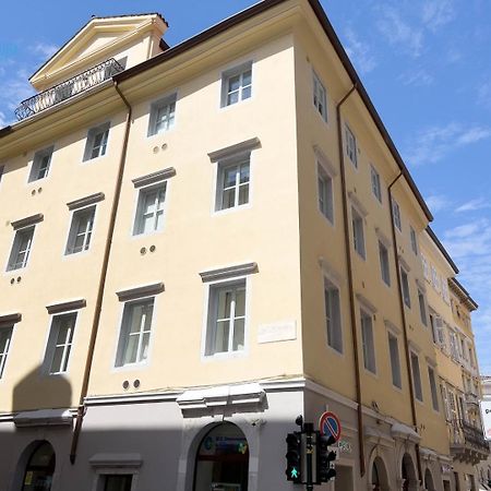 Cavana 10 Tirabora Short Rent ترييستي المظهر الخارجي الصورة